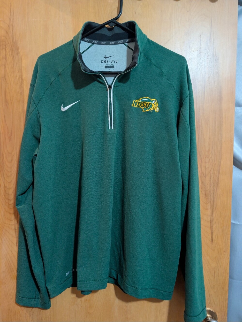 Nike Dri-FIT NDSU Game Day 1/2 Zip Knit Top Green Size Large